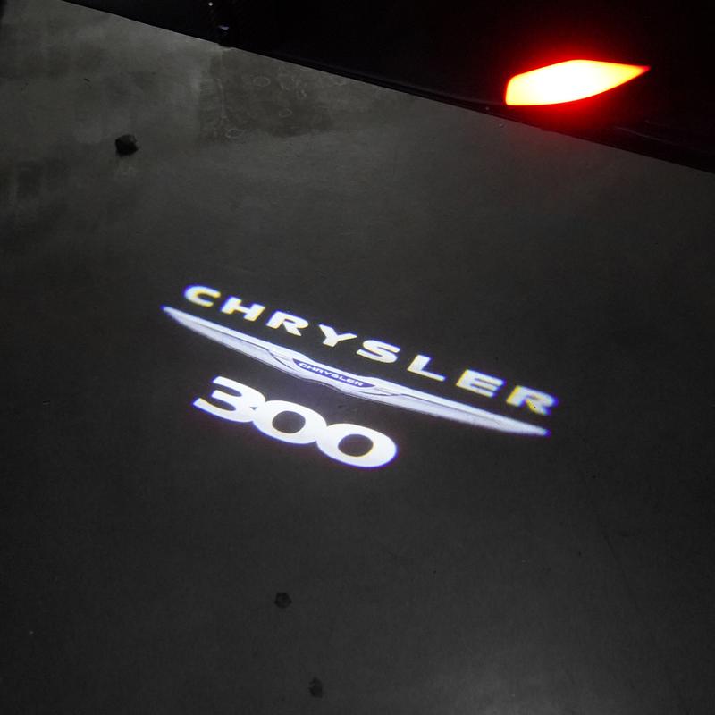 Auton oven logoprojektorisetti